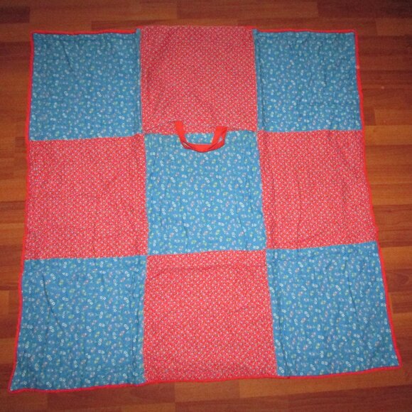 Handmade Patchwork Pocketed w/Handle Play Quilt – Vintage Cotton - Picture 7 of 12